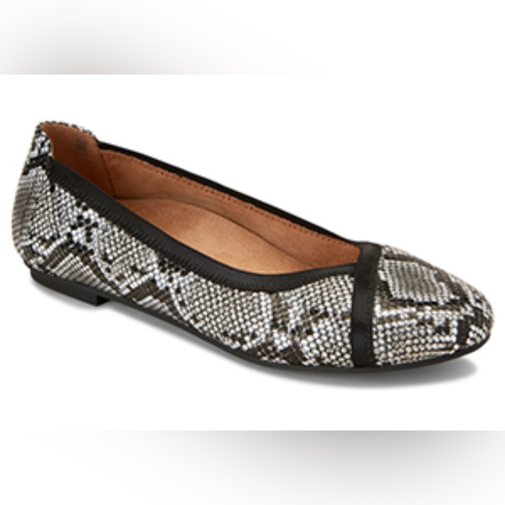 Vionic Black and Gray Snakeskin‎ Flats